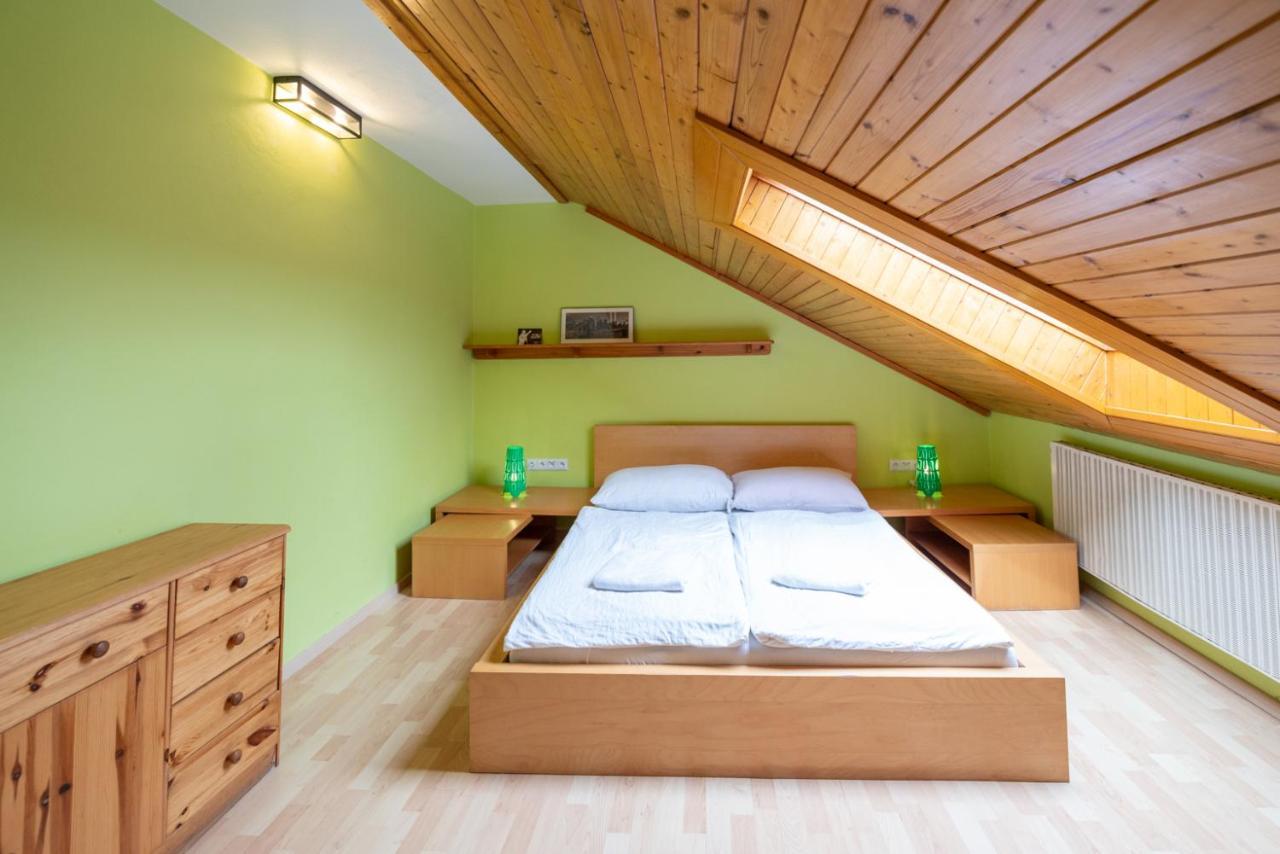 Czech Family Home Český Krumlov Esterno foto